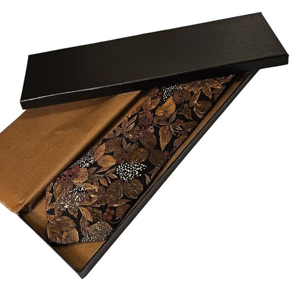 HALSTON III TIE - Picture 9 of 9